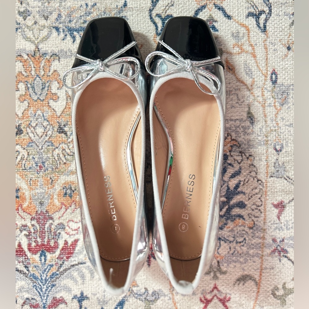 BERNESS Marie Cap Toe Pump in silver (Women)